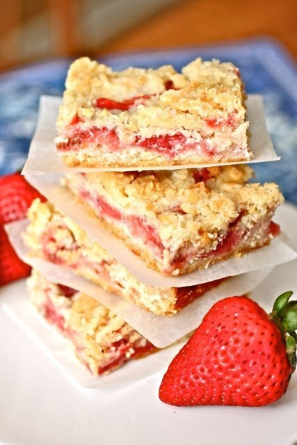 Strawberrycrumbbars